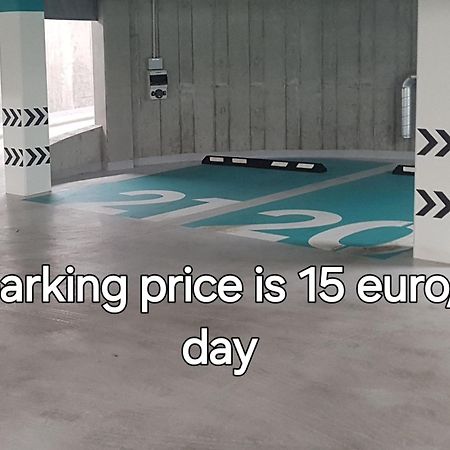Happy Inn Egle, Self Check-In-24-7, A-C, Parking-In-The-Underground-Garage VNO Exteriér fotografie