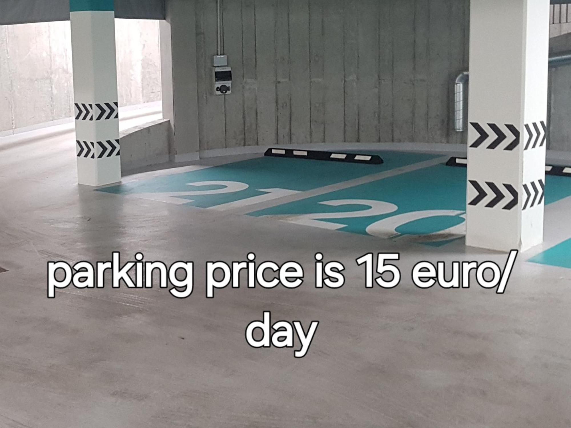 Happy Inn Egle, Self Check-In-24-7, A-C, Parking-In-The-Underground-Garage VNO Exteriér fotografie